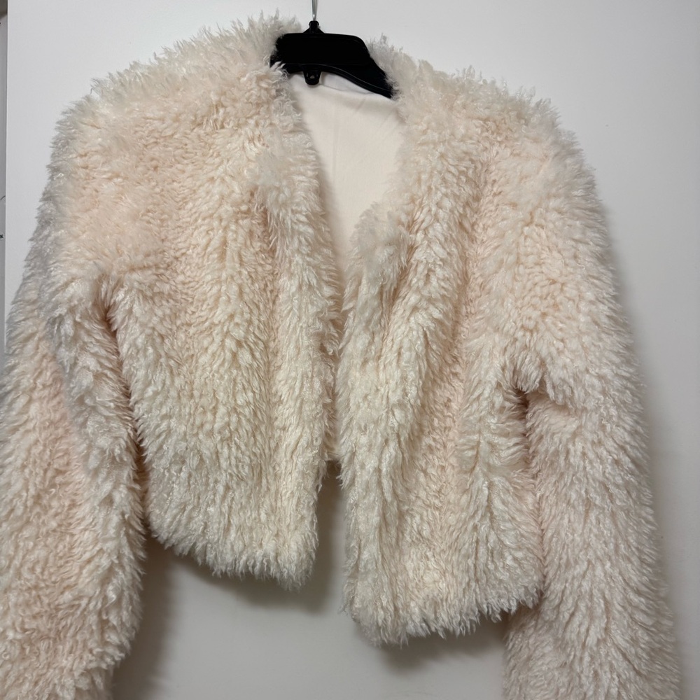 ✨ Holiday Luxe Faux Fur Cropped Jacket – Tinseltown Collection ✨